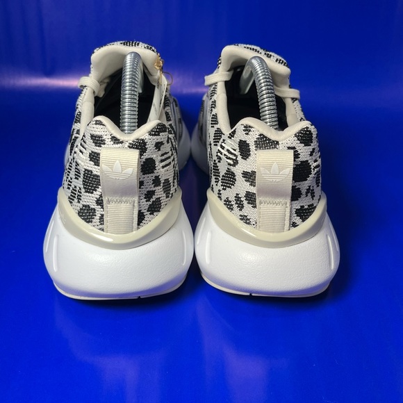 NEW Adidas Swift Run 22 Cheetah Multicolor Print Women’s Size 7 Fast Shipping - Picture 6 of 9